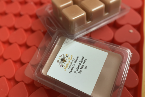 Close-up of Merry Bee Apothecary Autumn Spice wax melt clamshell label